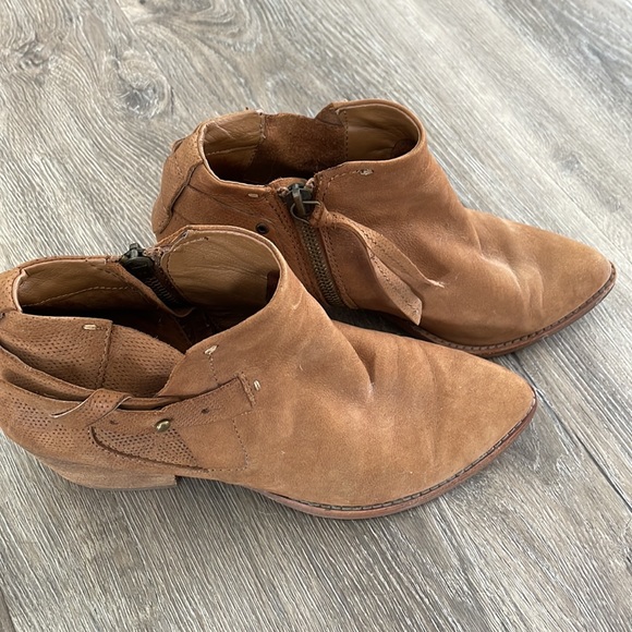 Dolce Vita booties - Picture 2 of 9